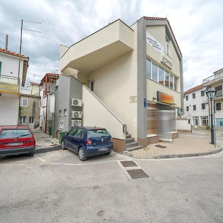 Studio Apartman Salis Vodice Apartamento Exterior foto